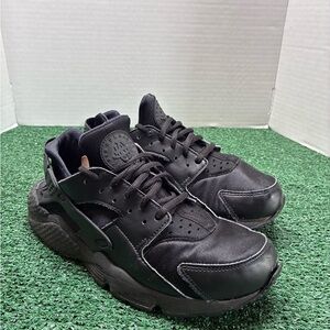 Nike Black Sneakers for Men